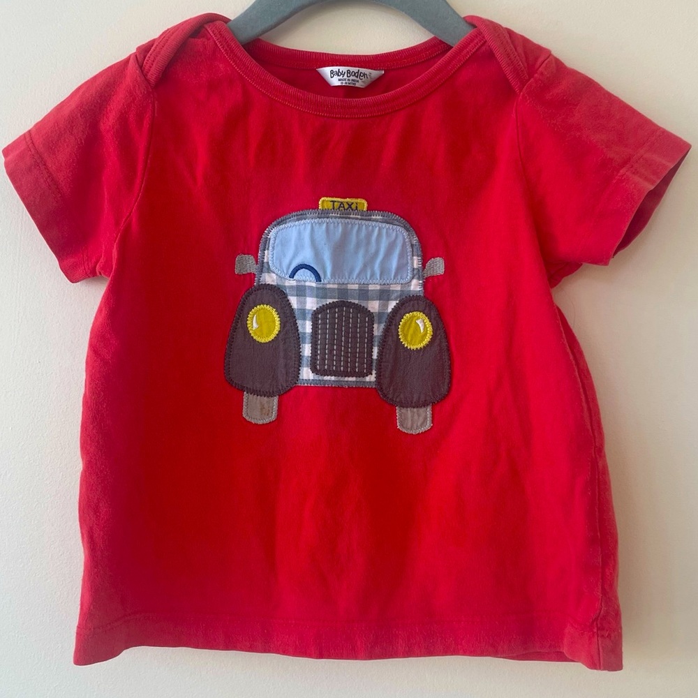 Baby Boden taxi tshirt size 12-18 months